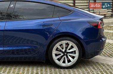 Седан Tesla Model 3 2021 в Самборі