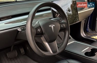 Седан Tesla Model 3 2021 в Самборі