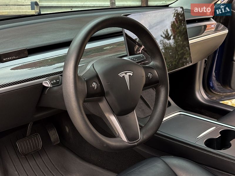 Седан Tesla Model 3 2021 в Самборі