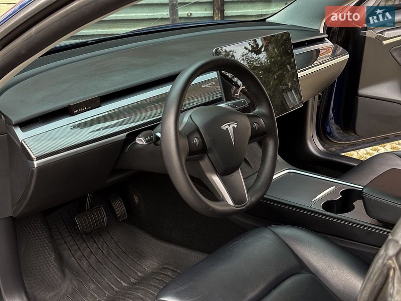Седан Tesla Model 3 2021 в Самборі
