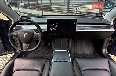 Седан Tesla Model 3 2021 в Самборі