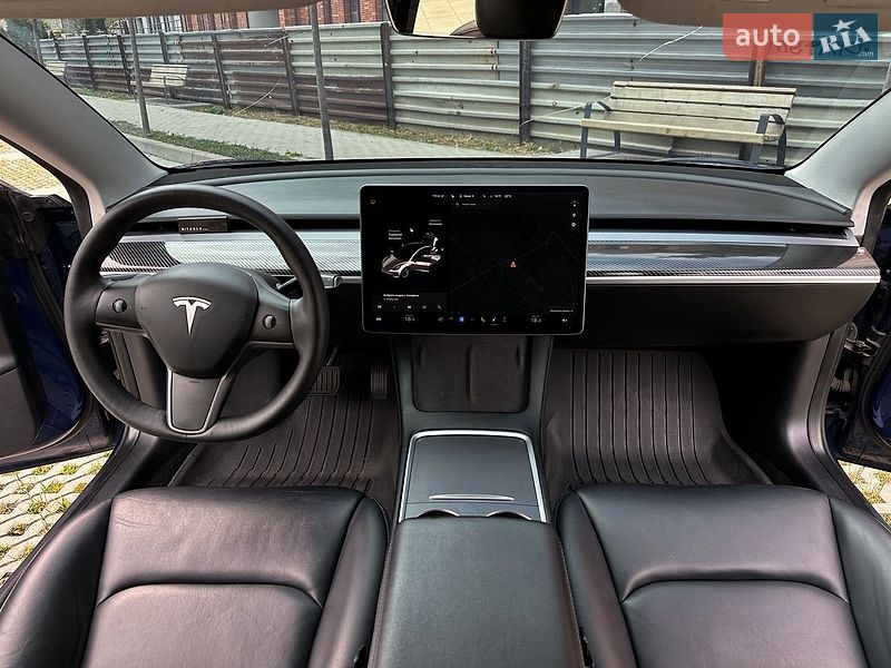 Седан Tesla Model 3 2021 в Самборі