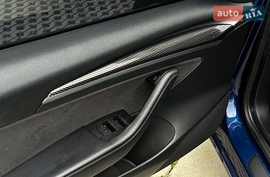 Седан Tesla Model 3 2021 в Самборі