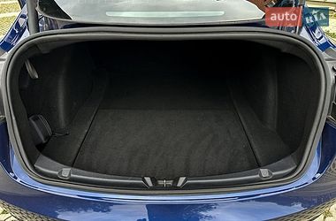 Седан Tesla Model 3 2021 в Самборі