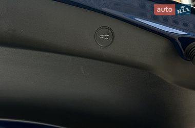 Седан Tesla Model 3 2021 в Самборі