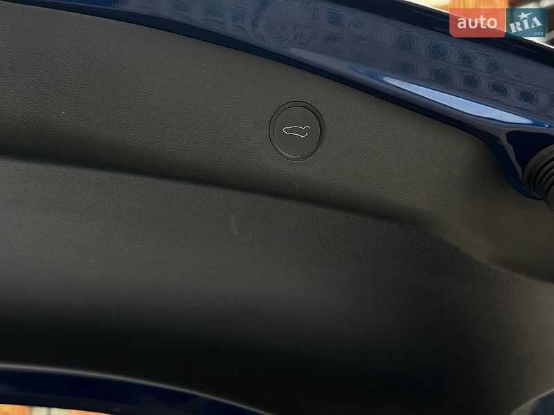 Седан Tesla Model 3 2021 в Самборі