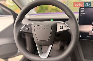 Седан Tesla Model 3 2025 в Стрию