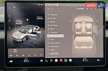 Седан Tesla Model 3 2025 в Стрию