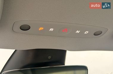 Седан Tesla Model 3 2025 в Стрию