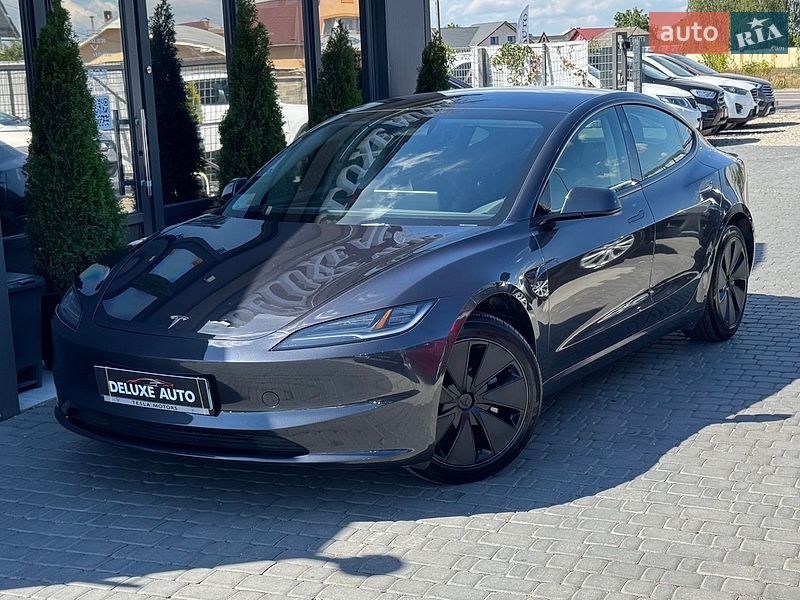Tesla Model 3 2024