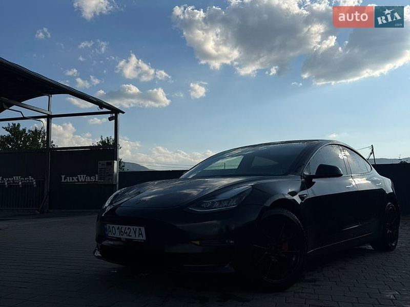 Tesla Model 3 2019