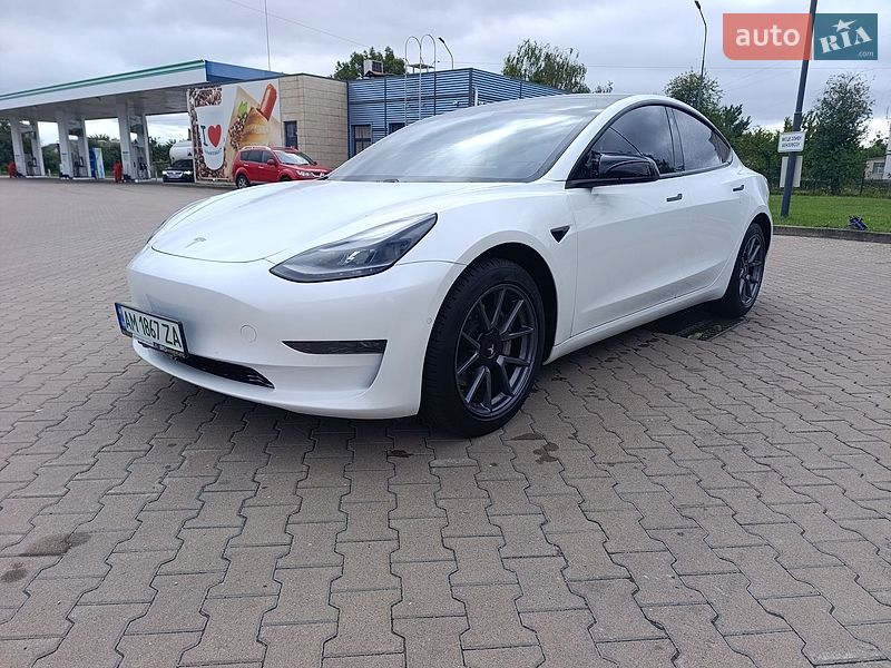 Tesla Model 3 2021