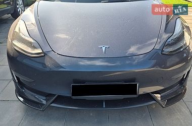 Седан Tesla Model 3 2022 в Киеве