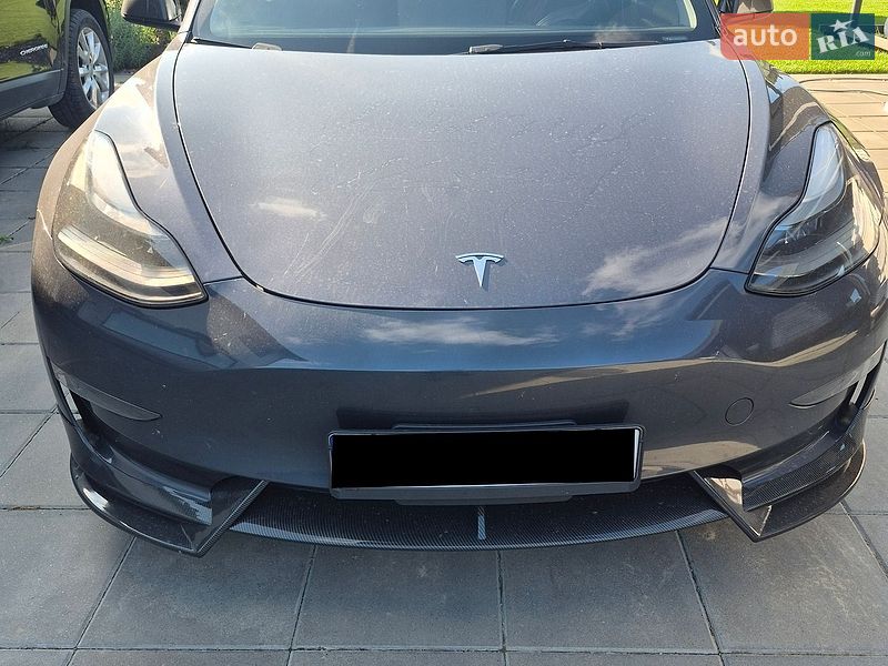 Седан Tesla Model 3 2022 в Киеве