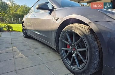 Седан Tesla Model 3 2022 в Киеве