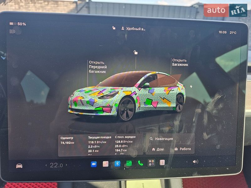 Седан Tesla Model 3 2022 в Киеве
