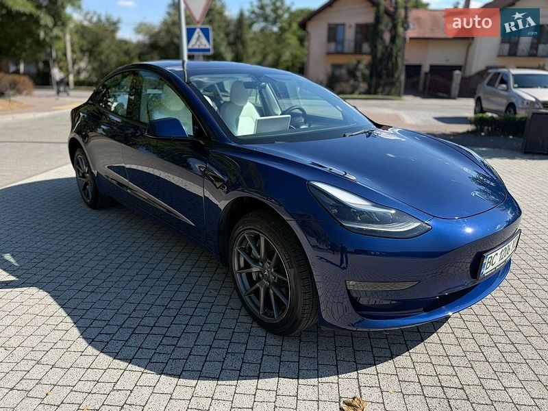 Tesla Model 3 2022