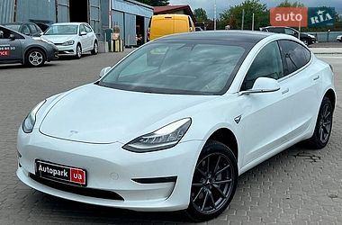 Tesla Model 3  2020