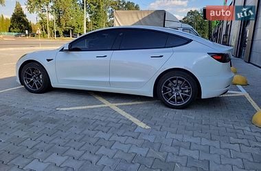 Седан Tesla Model 3 2022 в Житомире