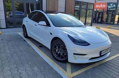 Седан Tesla Model 3 2022 в Житомире
