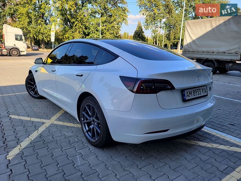 Седан Tesla Model 3 2022 в Житомире
