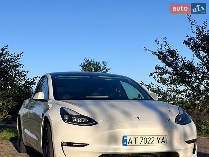 Tesla Model 3 2022
