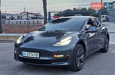Tesla Model 3  2020