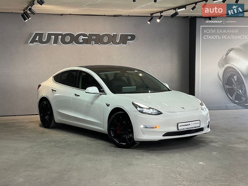 Tesla Model 3 2020