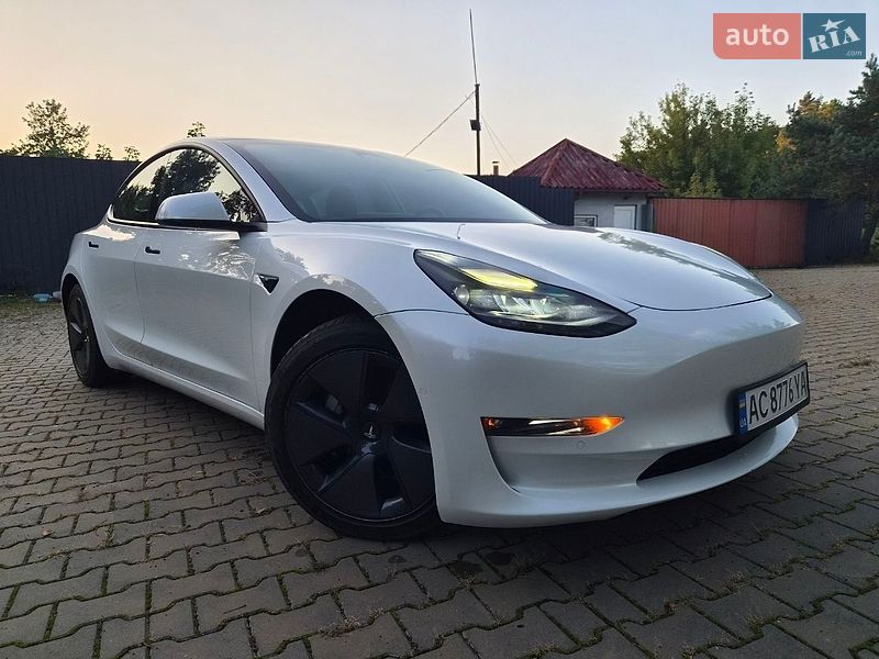 Tesla Model 3 2021
