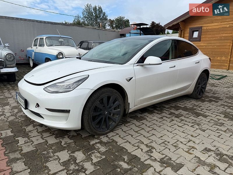 Седан Tesla Model 3 2019 в Черновцах фото Седан Tesla Model 3 2019 в Черновцах