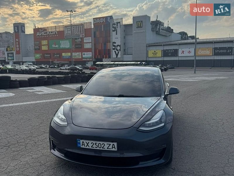Tesla Model 3 2018