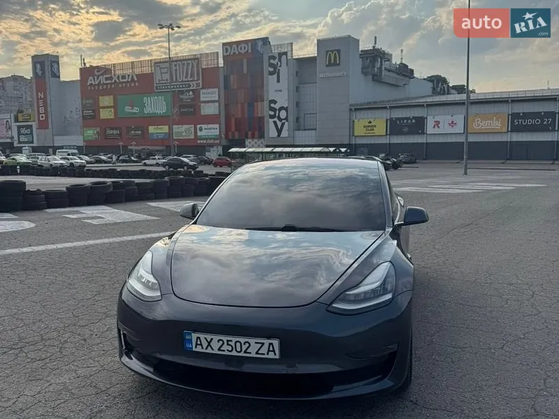 Tesla Model 3 2018