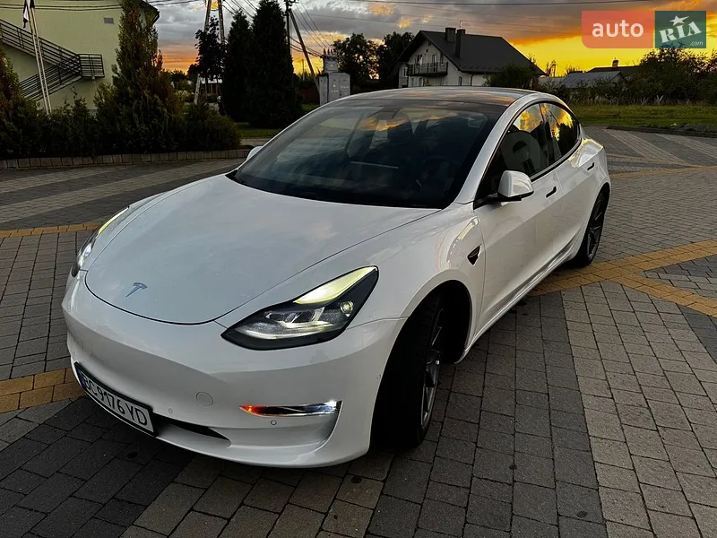 Tesla Model 3 2021