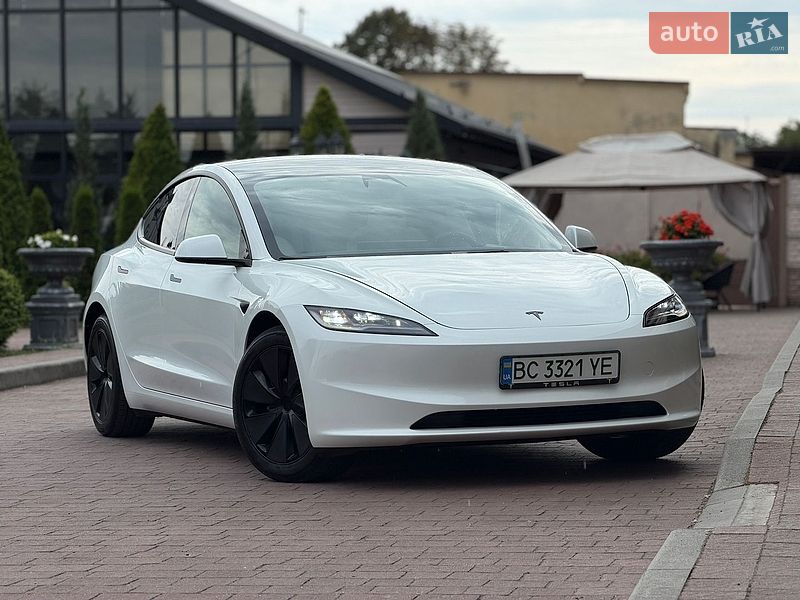 Tesla Model 3 2025