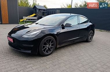 Седан Tesla Model 3 2023 в Луцке