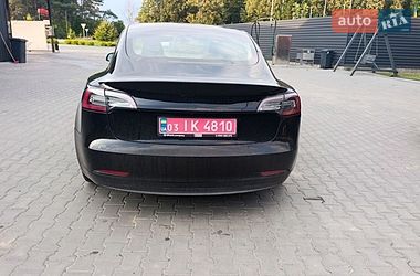 Седан Tesla Model 3 2023 в Луцке