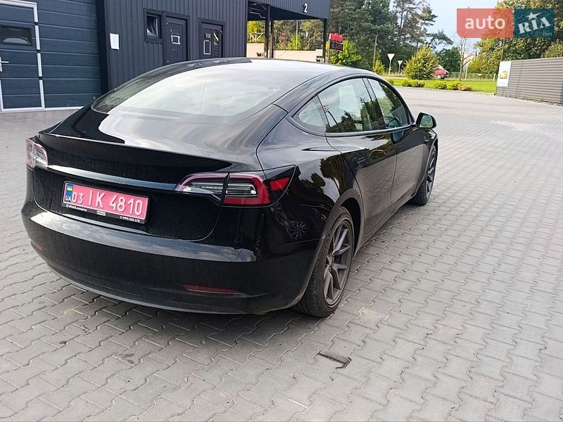 Седан Tesla Model 3 2023 в Луцке