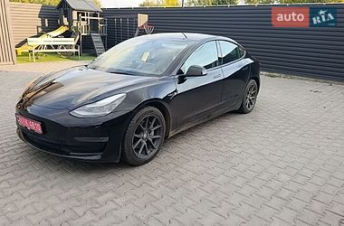 Седан Tesla Model 3 2023 в Луцке