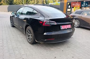 Седан Tesla Model 3 2023 в Луцке
