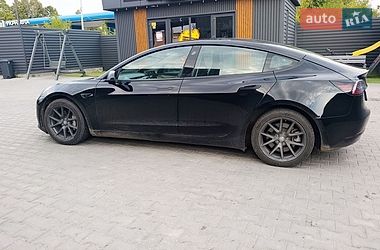 Седан Tesla Model 3 2023 в Луцке