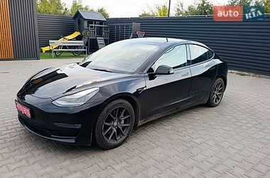 Седан Tesla Model 3 2023 в Луцке