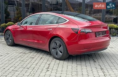 Седан Tesla Model 3 2018 в Львові