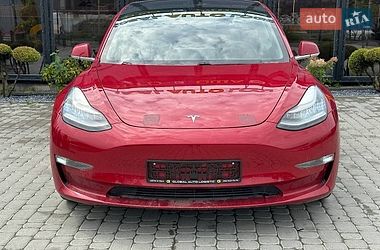 Седан Tesla Model 3 2018 в Львові