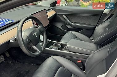 Седан Tesla Model 3 2018 в Львові
