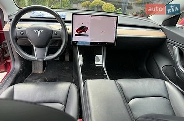 Седан Tesla Model 3 2018 в Львові
