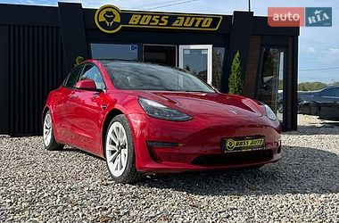 Tesla Model 3  2022