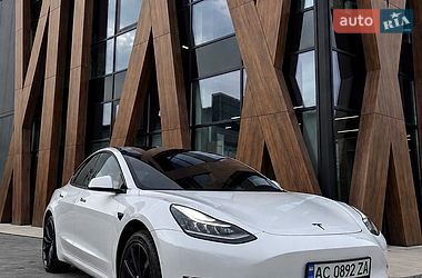 tesla model-3 2018 в Луцк от профессионального продавца Марк Рудинець