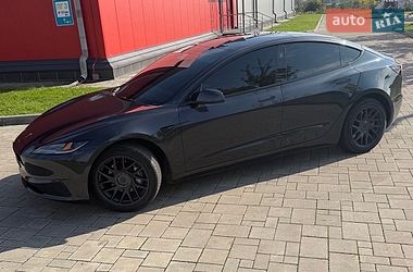 Tesla Model 3  2025