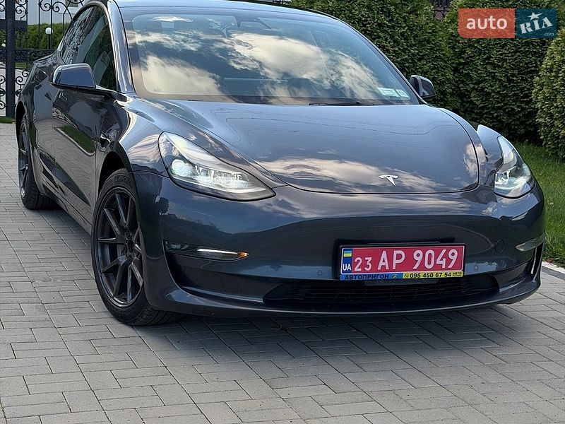 Tesla Model 3 2021