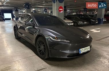 Седан Tesla Model 3 2024 в Харькове